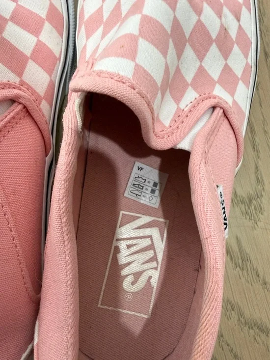 Pink checkered vans - Picture 2 of 4